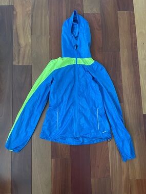 Brooks Blue Windbreaker with Neon Yellow Accentsy